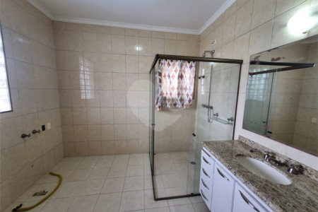 Sobrado à venda ou para alugar com 5 quartos, sendo 4 suítes,  em City América, São Paulo, SP