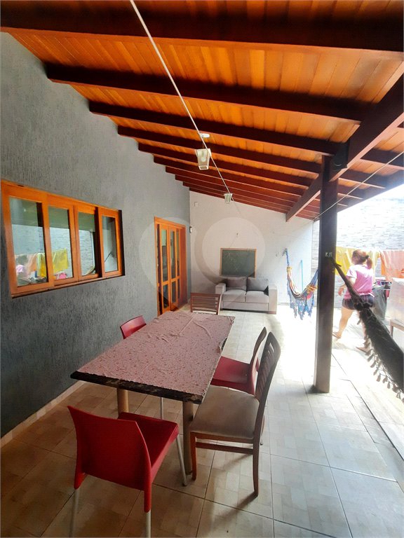 Sobrado à venda com 3 quartos, sendo 1 suíte,  em Jardim Nathalie, Mogi das Cruzes, SP