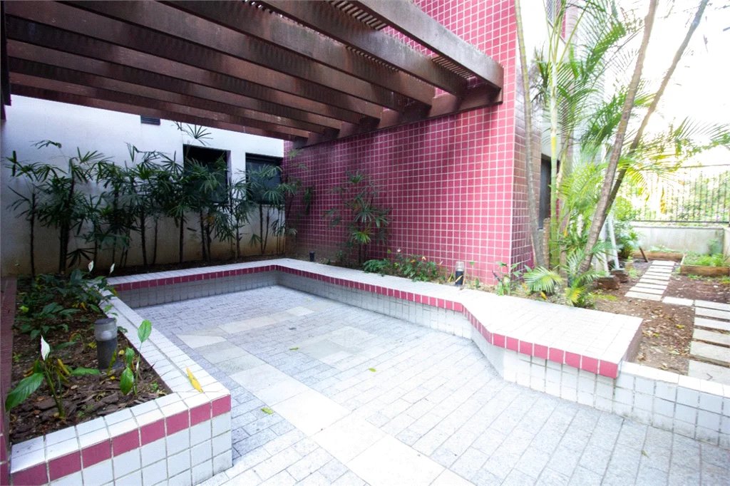 Apartamento à venda com 3 quartos, sendo 2 suítes,  em Vila Andrade, São Paulo, SP