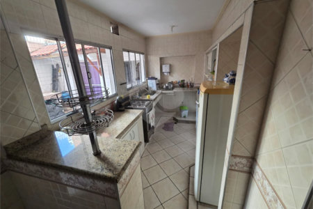 Sobrado à venda ou para alugar com 6 quartos, sendo 2 suítes, em Santana, São Paulo, SP
