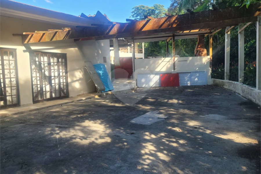 Casa à venda com 7 quartos, sendo 5 suítes, em Guaratuba, Bertioga, SP
