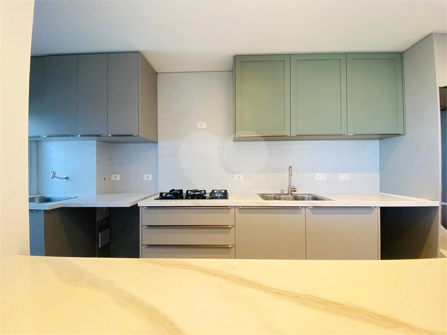 Apartamento à venda ou para alugar com 3 quartos, sendo 1 suíte,  em Vila Mogilar, Mogi das Cruzes, SP