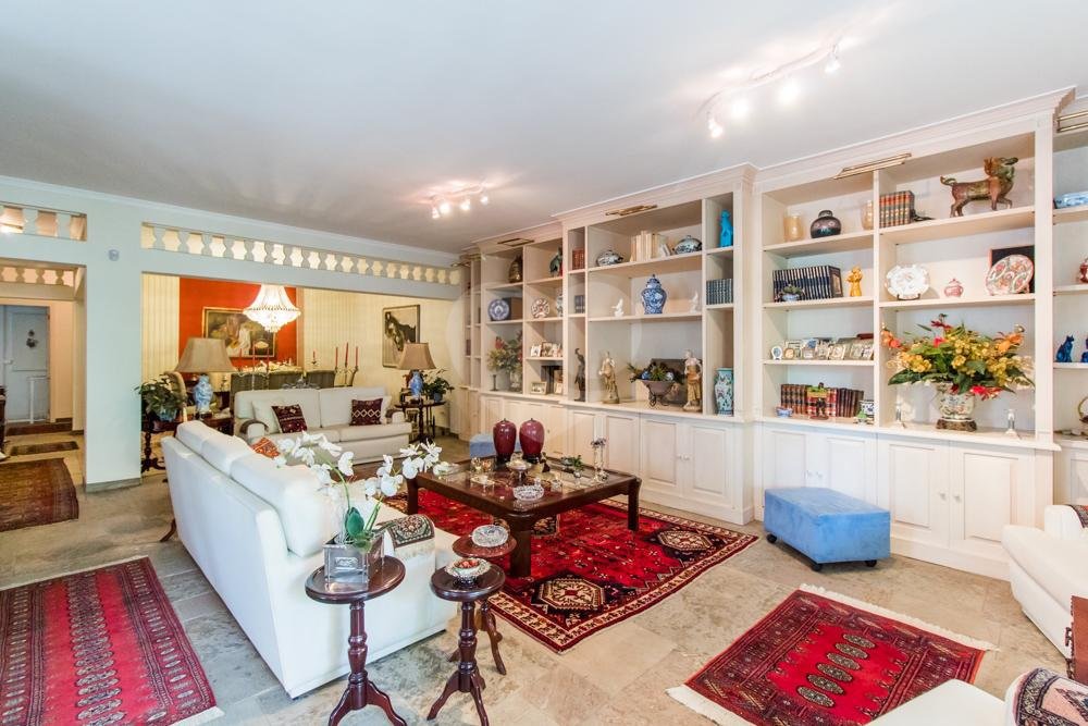 Casa à venda com 5 quartos, sendo 3 suítes, em Alto da Boa Vista, São Paulo, SP