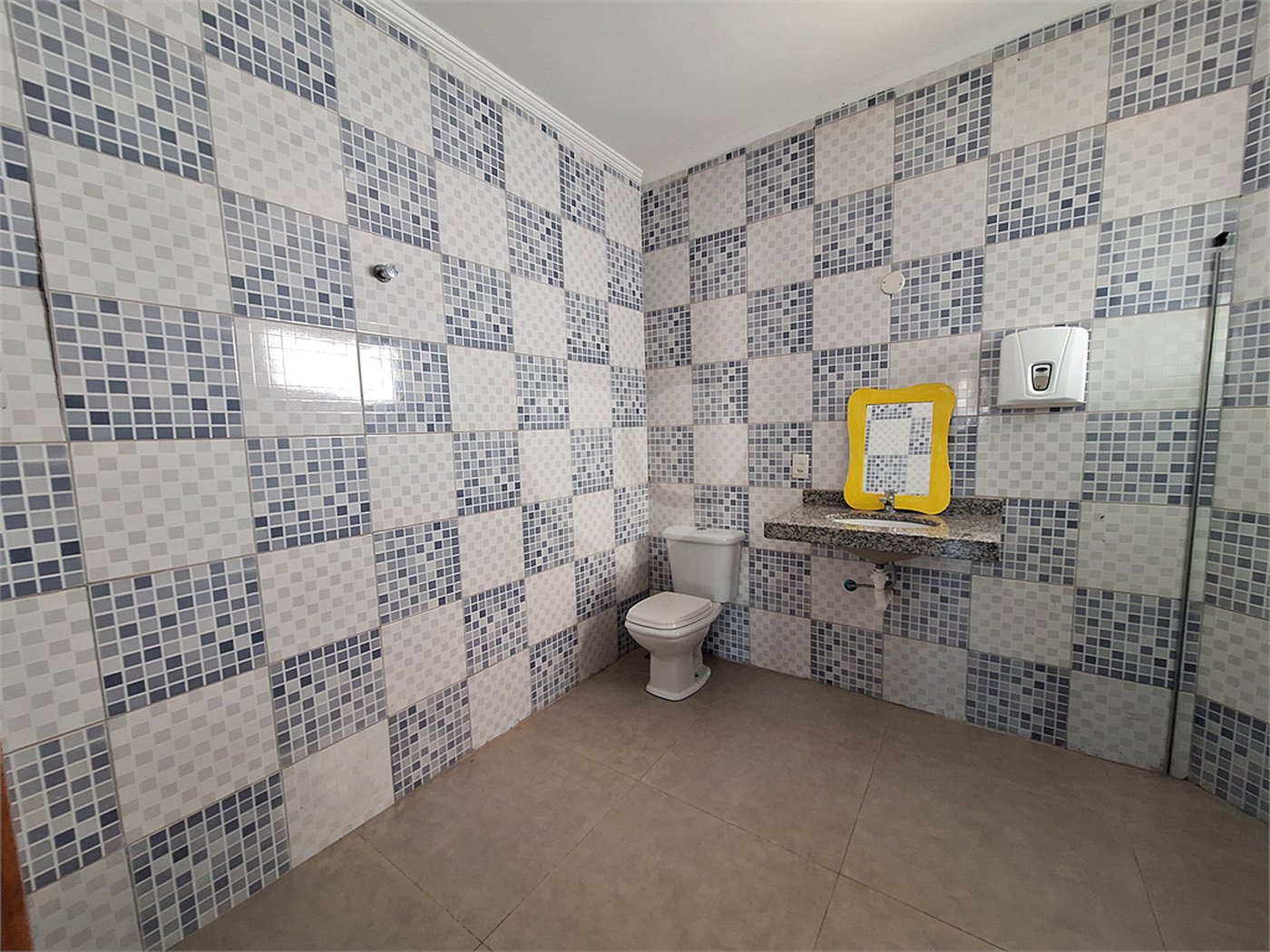 Casa à venda com 4 suítes no condomínio Terras de São Francisco, Vinhedo - SP