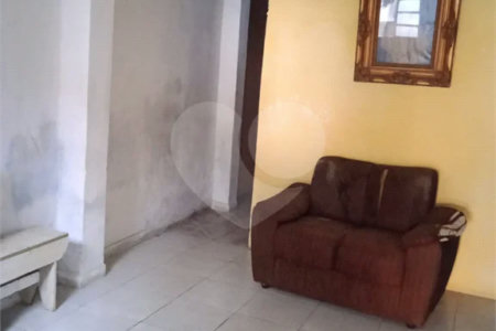 Casa com 180m², 3 quartos, 2 garagens, à venda em Guaianazes