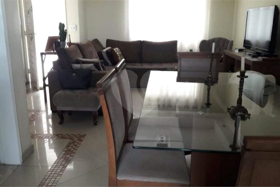 Casa à venda com 3 quartos, sendo 1 suíte, no condomínio Algarve Residencial, São Paulo - SP