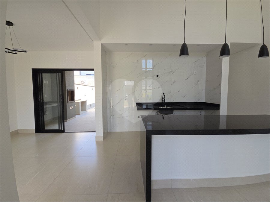 Casa à venda com 3 suítes no condomínio Helena Maria, Sorocaba - SP