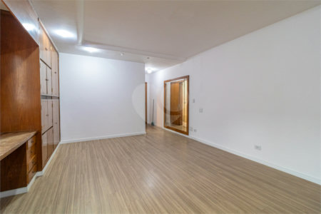 Casa à venda com 4 quartos, sendo 2 suítes, em Ipiranga, São Paulo, SP