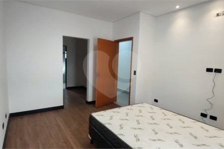 Casa à venda ou para alugar com 5 quartos, sendo 3 suítes, no condomínio Figueira Garden, Atibaia - SP