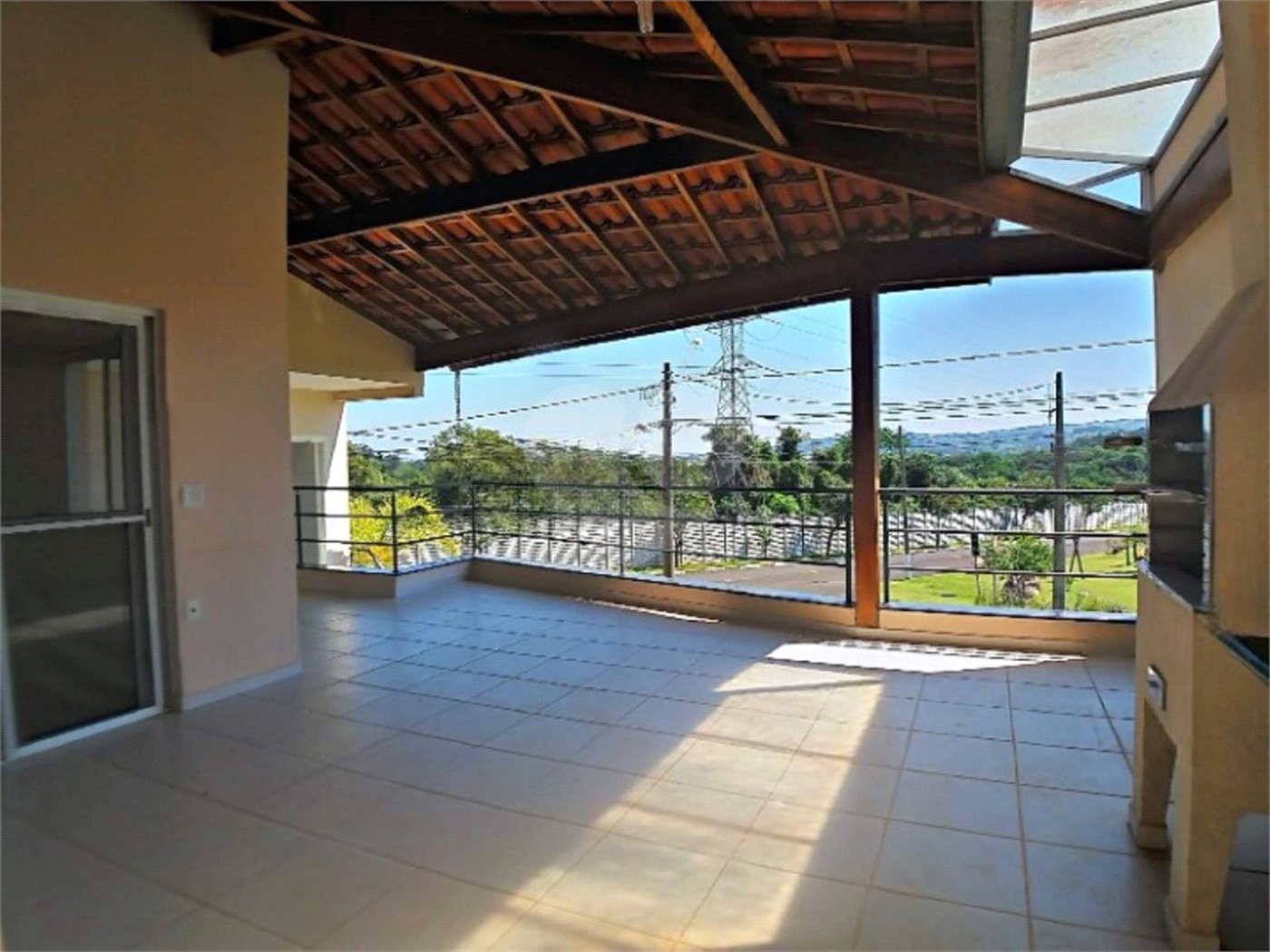 Casa à venda com 3 suítes no condomínio Terras de São Francisco, Vinhedo - SP