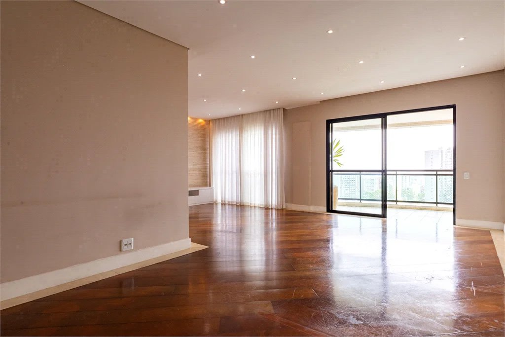 Apartamento à venda com 4 quartos, sendo 3 suítes, em Vila Suzana, São Paulo, SP
