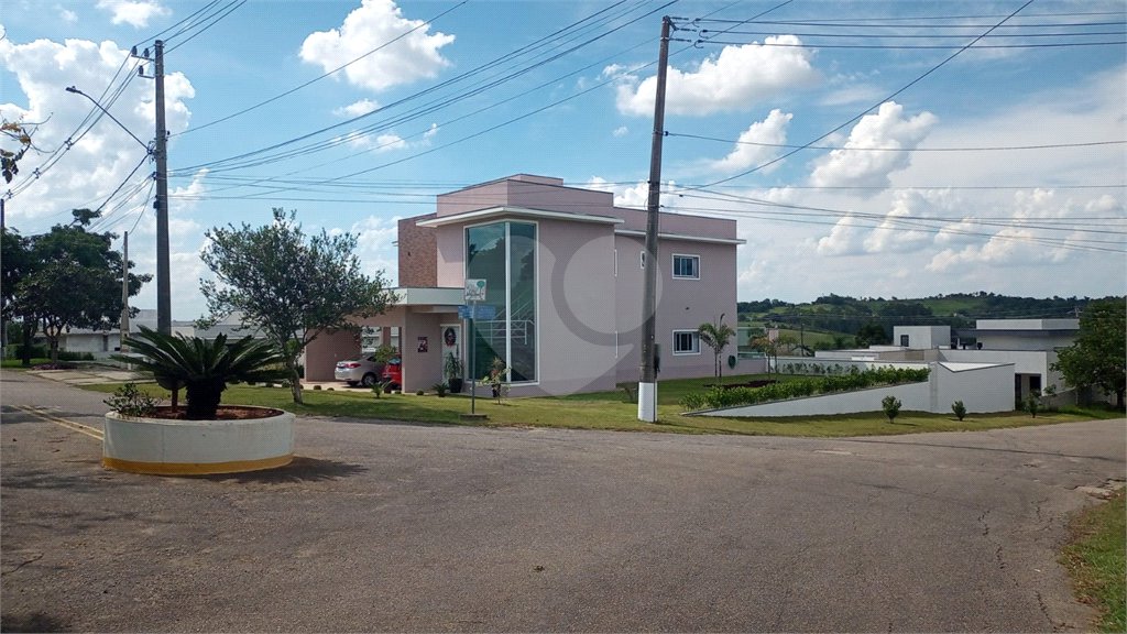 Casa à venda com 5 suítes no condomínio Village da Serra, Araçoiaba da Serra - SP