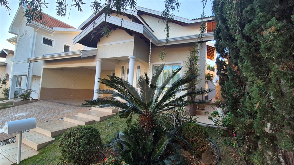 Casa para alugar com 3 quartos, sendo 1 suíte, no condomínio Recanto dos Paturis, Vinhedo - SP