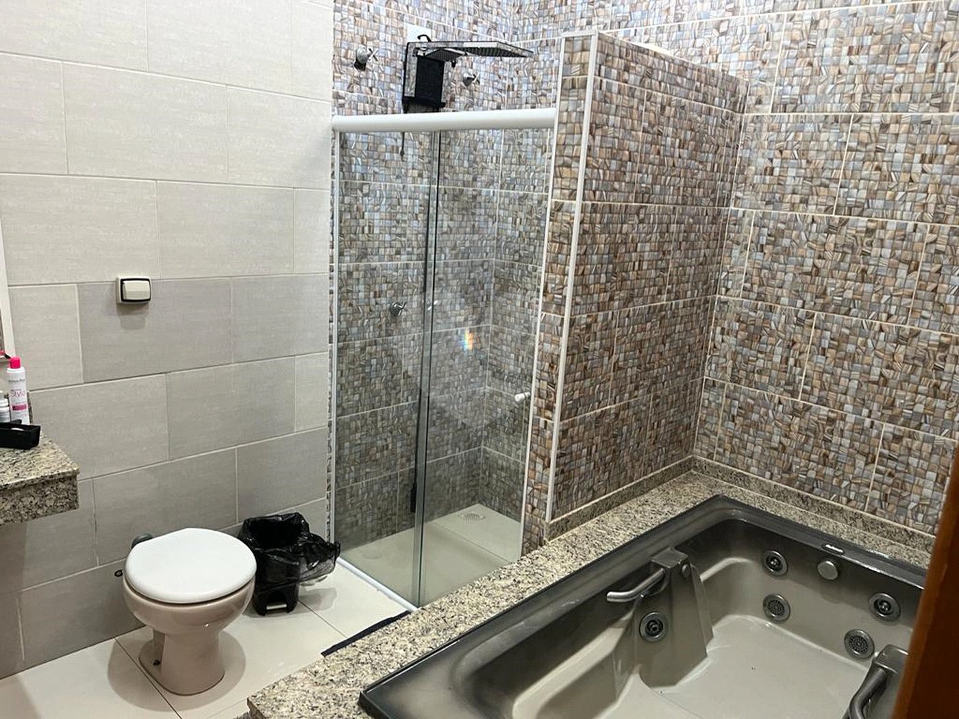 Sobrado à venda com 3 quartos, sendo 1 suíte, em Jardim Brogotá, Atibaia, SP