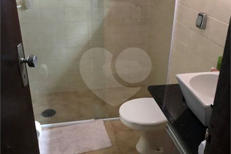 Sobrado à venda com 3 suítes em Vila Oliveira, Mogi das Cruzes, SP