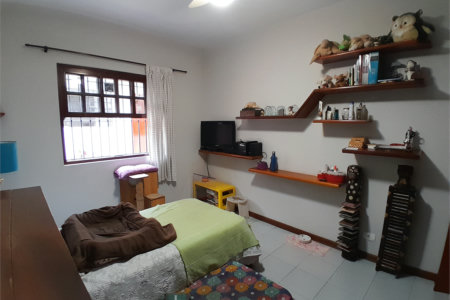 Casa Térrea à venda com 4 quartos, sendo 1 suíte, em Parque Continental, São Paulo, SP