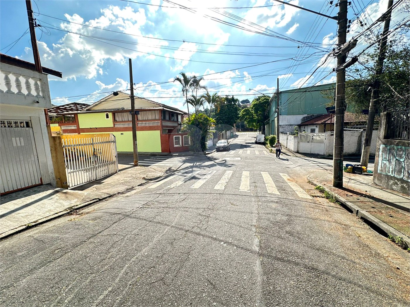 Casa à venda com 3 quartos, sendo 1 suíte, em Jardim Trussardi, São Paulo, SP