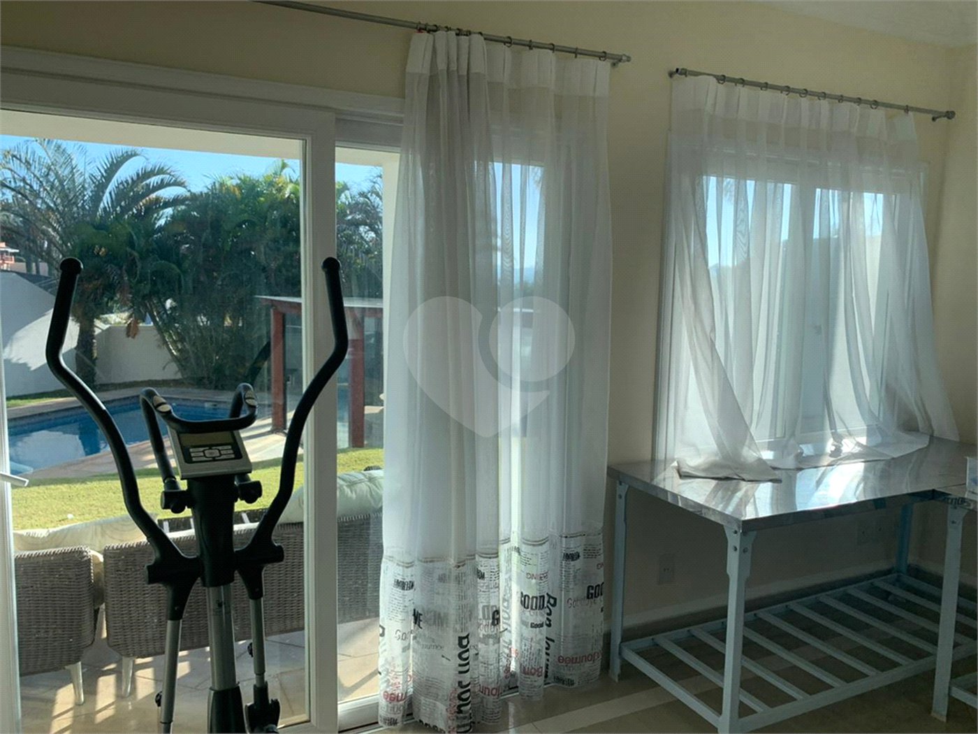 Casa à venda com 5 quartos, sendo 4 suítes, no condomínio Santa Teresa, Itupeva - SP