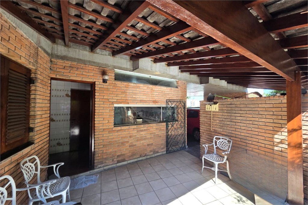 Casa à venda com 4 quartos, sendo 2 suítes, em Cidade São Francisco, São Paulo, SP