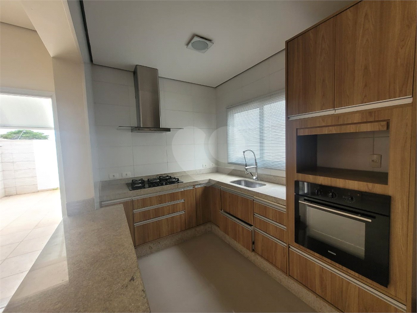 Casa à venda com 3 suítes no condomínio Horto Florestal II, Sorocaba - SP