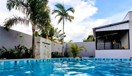 Casa à venda com 3 quartos, sendo 2 suítes,  no condomínio Village da Serra, Araçoiaba da Serra - SP