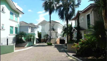 Casa à venda com 3 suítes no condomínio Quinta de Santo Antônio, São Paulo - SP
