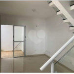 Casa à venda com 2 quartos, sendo 1 suíte, no condomínio Sem Nome, Suzano - SP