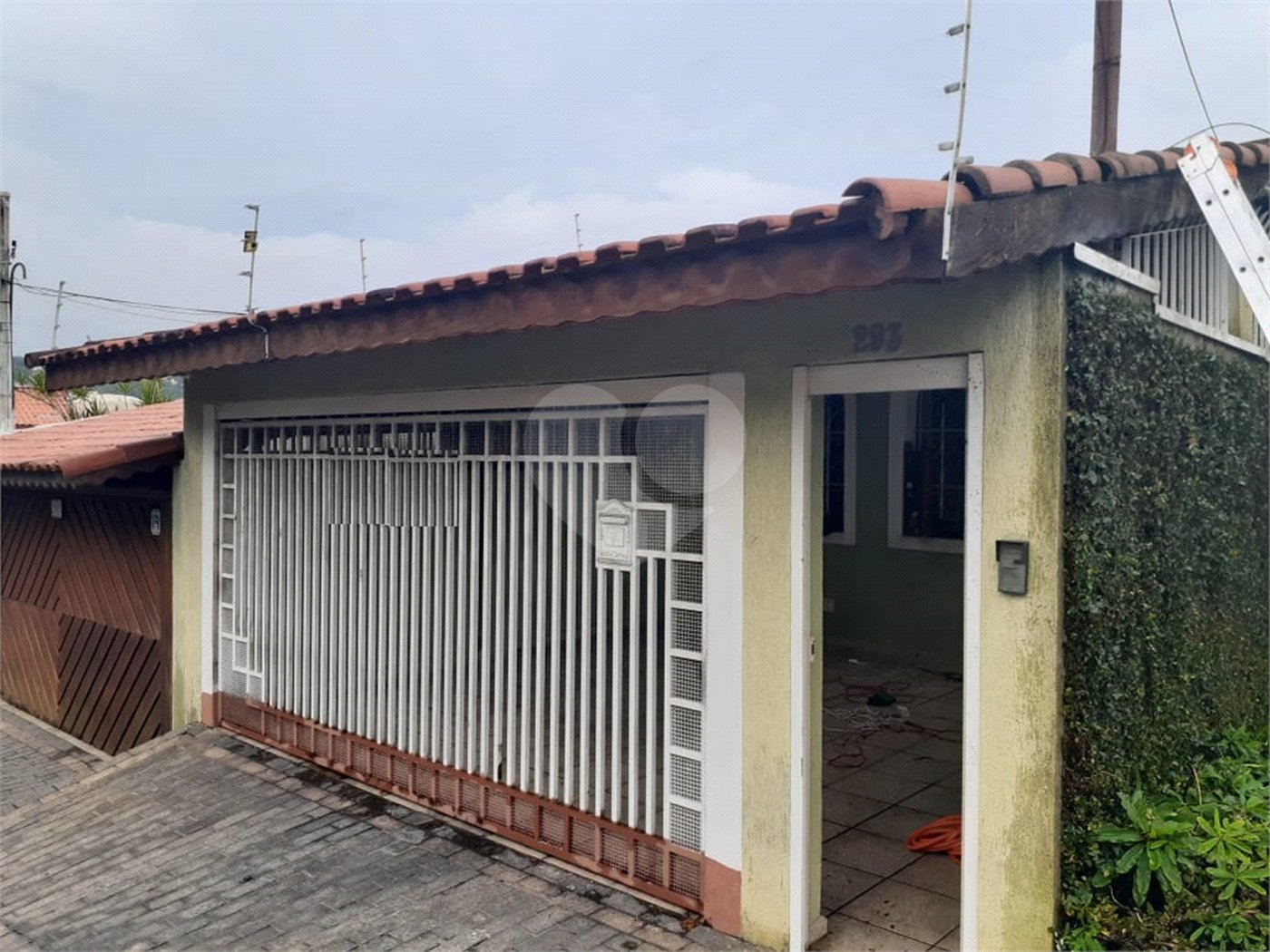 Sobrado à venda com 4 quartos, sendo 2 suítes, em Tremembé, São Paulo, SP
