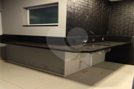 Casa à venda com 3 quartos, sendo 1 suíte, no condomínio Rio das Pedras, Salto - SP