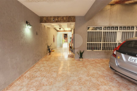 Casa à venda com 4 quartos, sendo 1 suíte, em Vila Matilde, São Paulo, SP