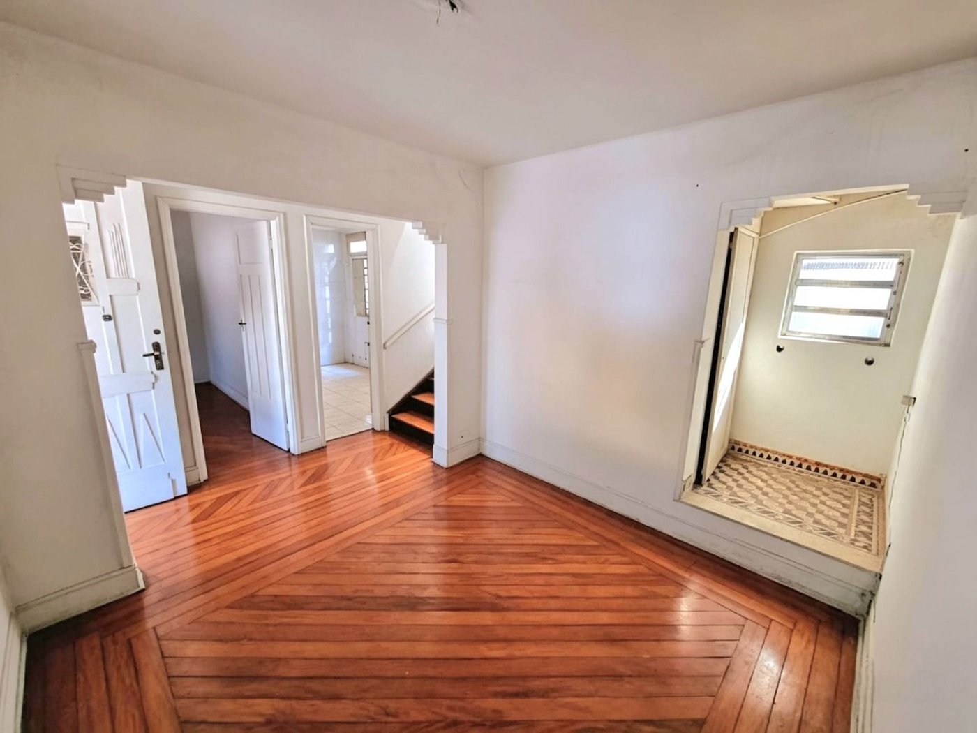 Casa com 3 dormitórios à venda, 119 m² por R$ 689.000,00 - Pompéia - Santos/SP