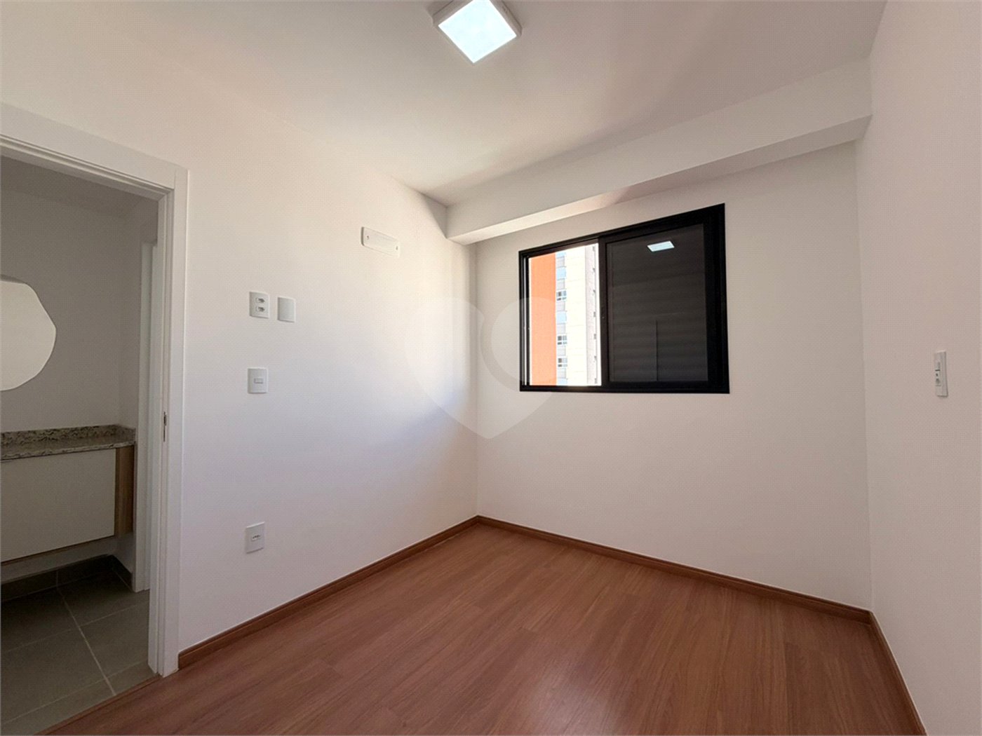 Apartamento à venda ou para alugar com 2 quartos, sendo 1 suíte, em Parque Campolim, Sorocaba, SP