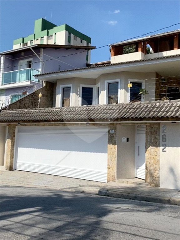 Sobrado à venda com 4 quartos, sendo 3 suítes, em Vila Mazzei, São Paulo, SP
