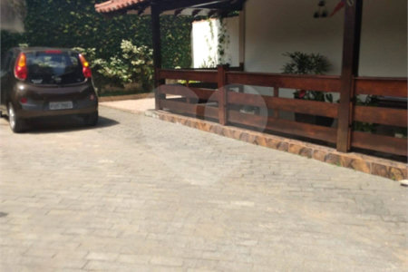 Casa à venda com 4 quartos, sendo 3 suítes,  em Vila Áurea, Poá, SP