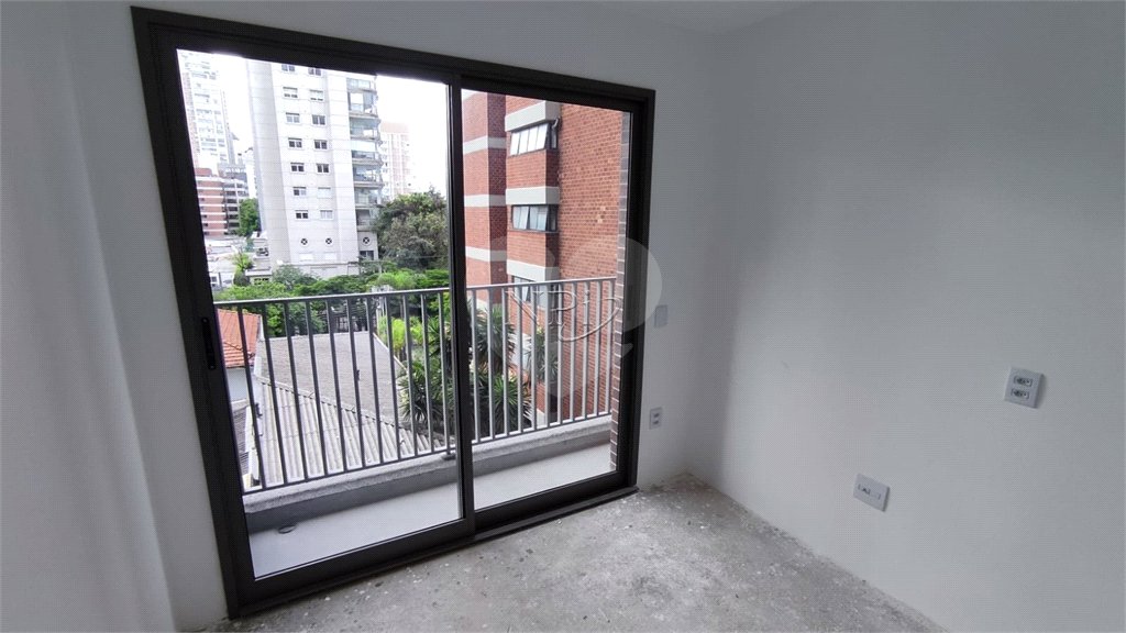 Apartamento à venda com 3 quartos, sendo 2 suítes,  em Moema, São Paulo, SP