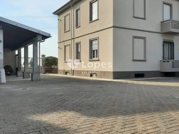 Casa renovada com 4 quartos à venda em Trino, Vercelli – 2 unidades independentes