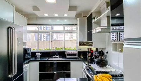Casa à venda com 3 suítes no condomínio Oiti Residencial, São Paulo - SP
