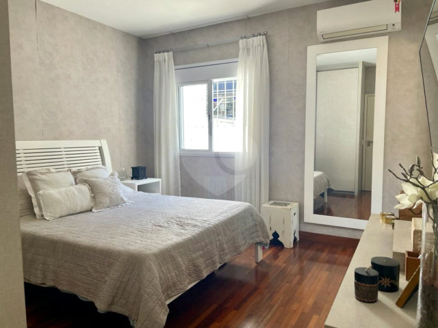 Casa à venda com 3 quartos, sendo 1 suíte,  em Jardim Prudência, São Paulo, SP