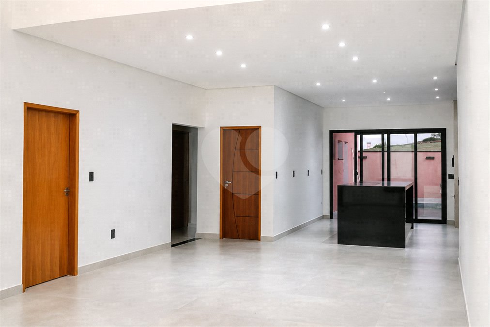 Casa à venda com 3 quartos, sendo 1 suíte, no condomínio Residencial Jardim Villa Verona, Sorocaba - SP