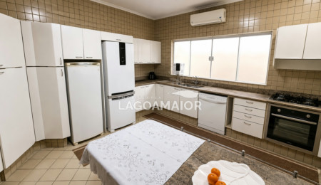Casa à venda com 3 quartos, sendo 1 suíte,  em Santos Dumont, Três Lagoas, MS