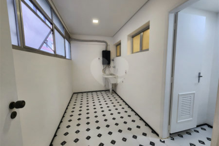 Apartamento à venda com 4 quartos, sendo 1 suíte,  em Pinheiros, São Paulo, SP