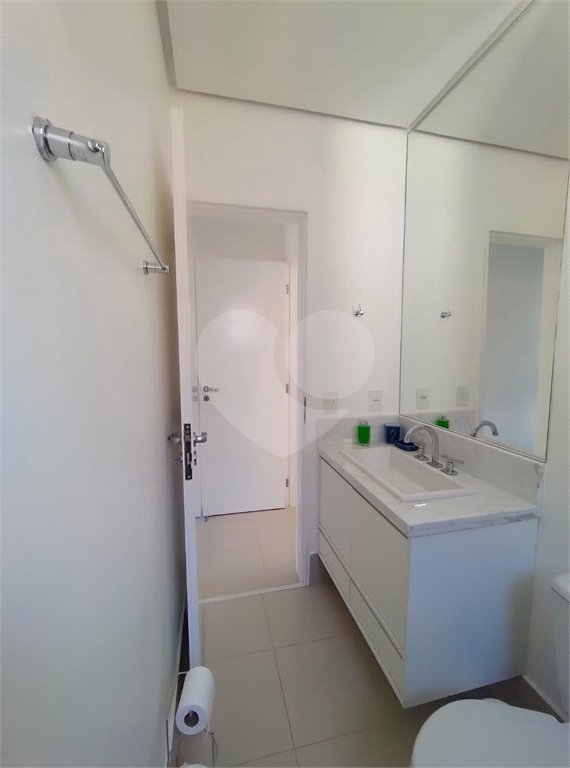 Casa à venda ou para alugar com 4 suítes no condomínio Sambaqui, São Sebastião - SP