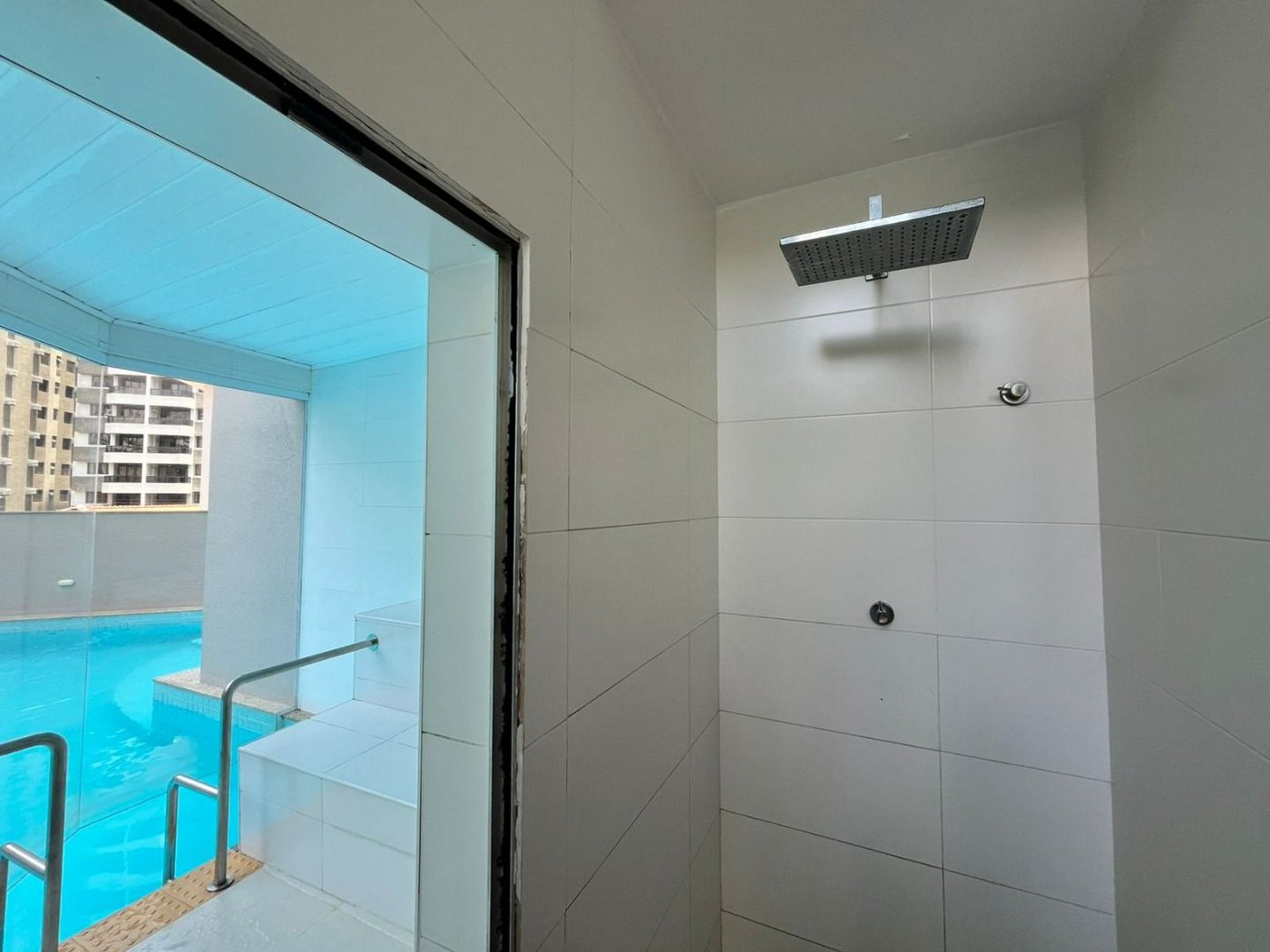 Cobertura com 3 dormitórios à venda, 270 m² por R$ 2.890.000,00 - Barra Funda - Guarujá/SP