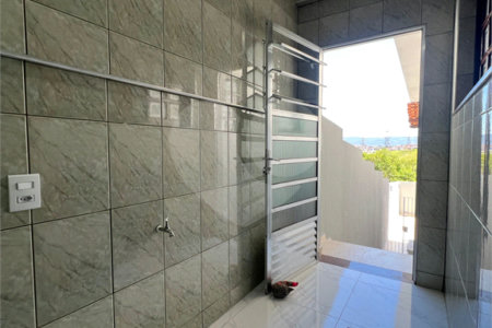 Sobrado à venda com 3 quartos, sendo 1 suíte, em Conjunto Habitacional Brás Cubas, Mogi das Cruzes, SP