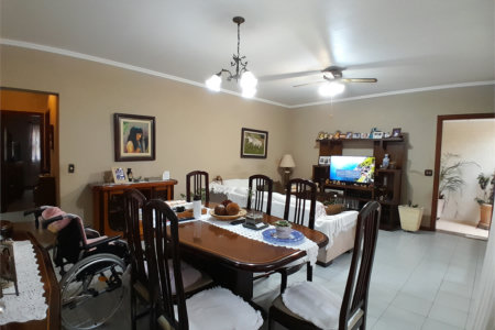 Casa Térrea à venda com 4 quartos, sendo 1 suíte, em Parque Continental, São Paulo, SP