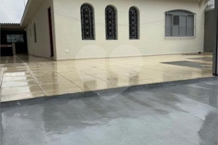 Casa com 235m² , 3 dormitórios , sendo 1 suíte , 6 vagas , à venda no Jardim Brasilia