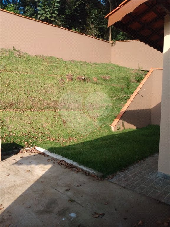 Casa à venda com 3 quartos, sendo 1 suíte, no condomínio Marf Ii, Bom Jesus dos Perdões - SP