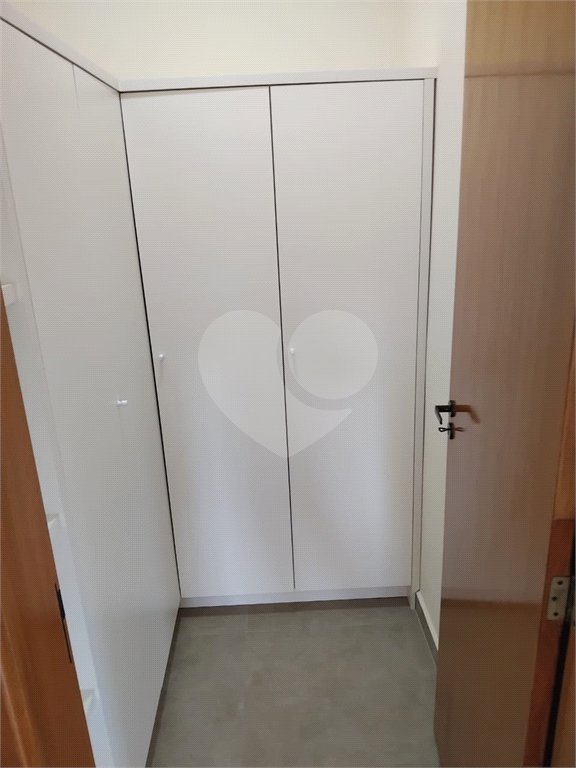 Casa à venda com 3 quartos, sendo 1 suíte,  em Loteamento Jardim Solares, Atibaia, SP