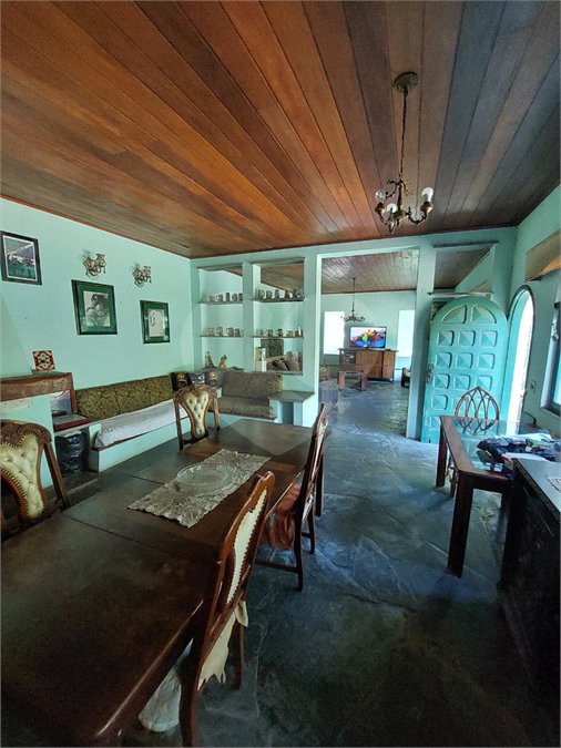 Casa à venda com 5 quartos, sendo 1 suíte, em Eldorado, São Paulo, SP