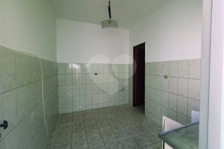 Sobrado à venda com 3 quartos em Chora Menino, São Paulo, SP